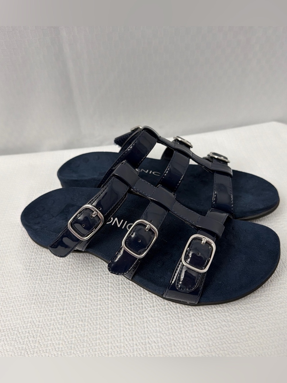 Vionic Misa Navy Blue Strap Sandals Size 6 Patent Leather Slip On